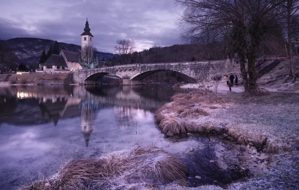 Картинка зима, иней, пейзаж, закат, горы, мост, озеро, башня