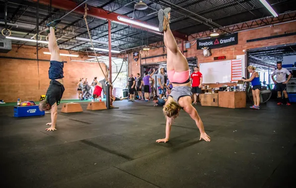 Training, Crossfit, rebook, walking with hands