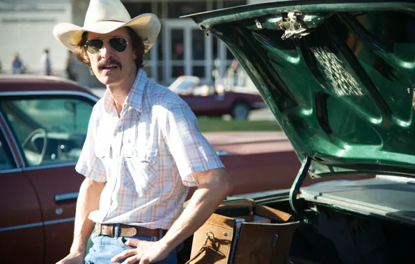 Картинка авто, фильм, шляпа, очки, мужчина, драма, Matthew McConaughey, биография
