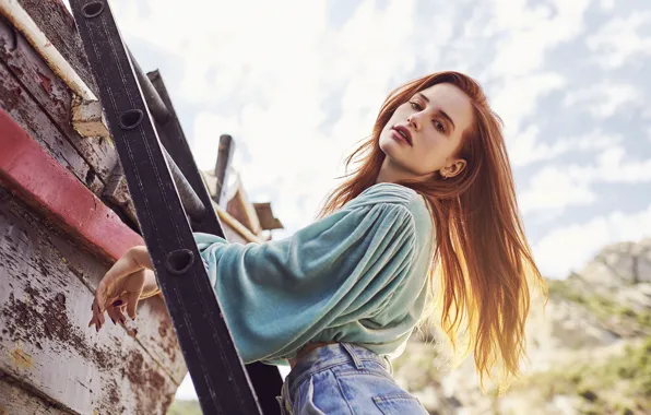 Картинка взгляд, девушка, поза, волосы, лестница, Madelaine Petsch