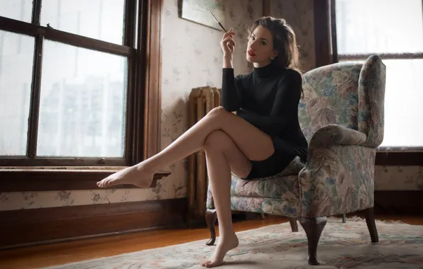Картинка smoking, legs, barefoot, model, women, sitting