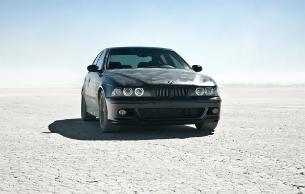 Картинка солнце, пустыня, бмв, BMW, тачка, black car, m5 e39, круть