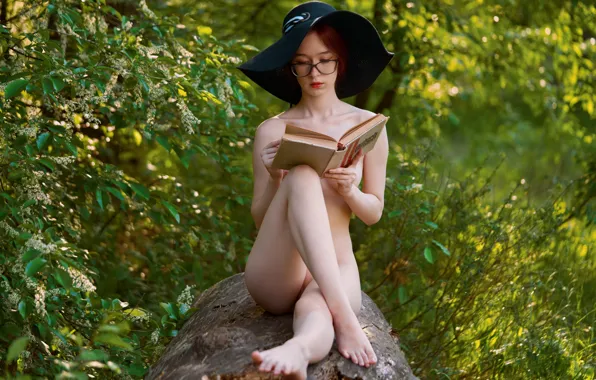 Девушка, тело, книга