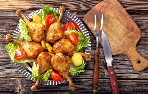 Курица, нож, доска, ножки, овощи, помидоры, салат