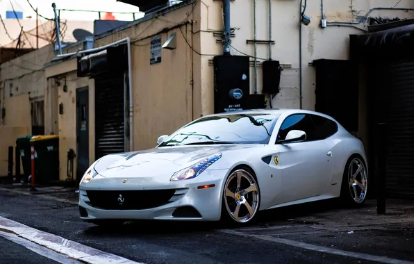 Город, улица, дома, Феррари, белая, Ferrari, Ferrari FF