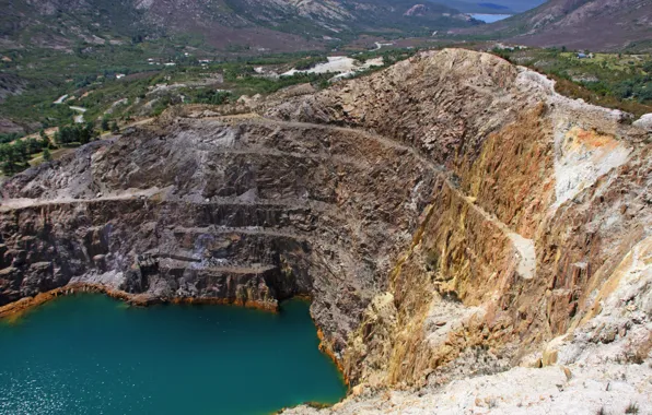 Tasmania, Gormanston, Iron blowflooded copper mine