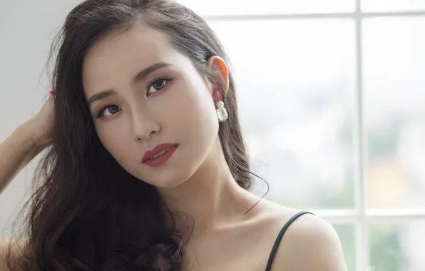 Серьги, окно, азиатка, жест, красивая девушка, window, beautiful girl, asian