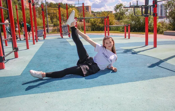 Girl, shorts, young, cute, T-shirt, sneakers