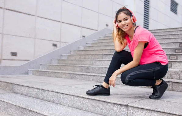 Girl, young, model, pretty, jeans, shirt, long-haired, sneakers