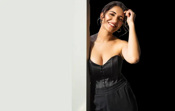 Girl, hot, sexy, fashion, cleavage, eyes, smile, beautiful