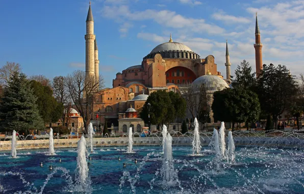 Картинка город, собор, башни, фонтан, архитектура, Стамбул, Турция, Собор Святой Софии