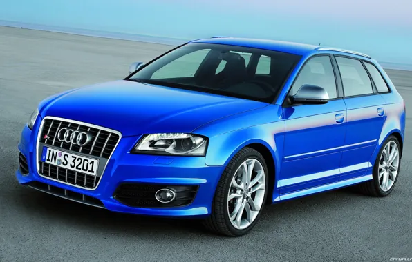 Audi, синяя