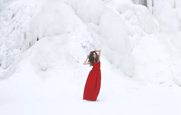 Картинка зима, снег, поза, модель, платье, красное платье