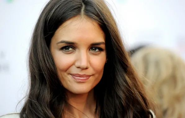 Картинка взгляд, девушка, поза, улыбка, актриса, брюнетка, hair, Katie Holmes