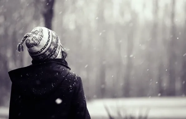Картинка снег, фон, обои, настроения, шапка, волосы, девушка. зима