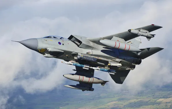 Истребитель-бомбардировщик, RAF, Tornado, Panavia Tornado, Panavia Tornado GR4