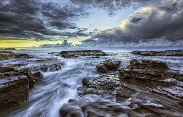 Картинка море, облака, закат, тучи, камни, берег