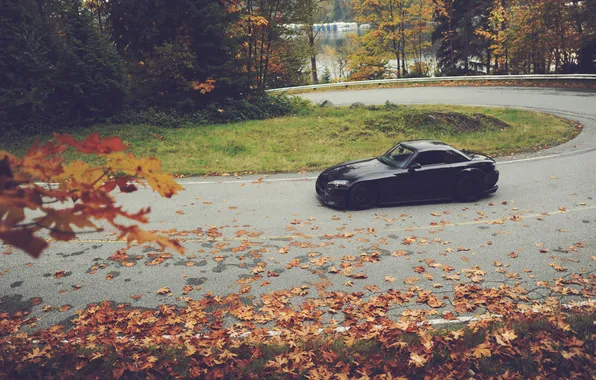 Картинка дорога, осень, листья, поворот, Машина