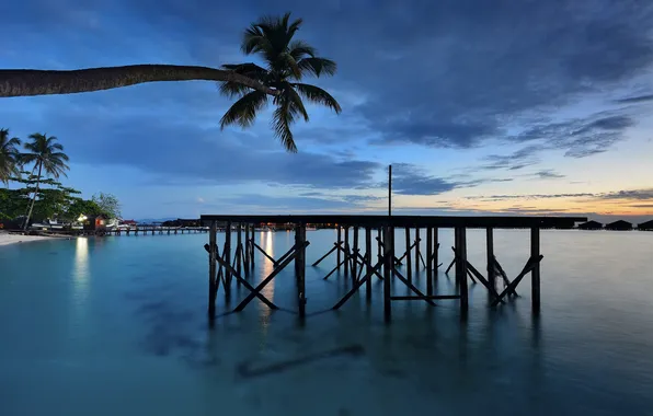 Картинка море, пальма, вечер, бунгало, платформа