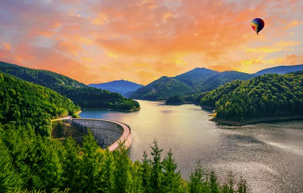 Лес, небо, деревья, горы, воздушный шар, река, Romania