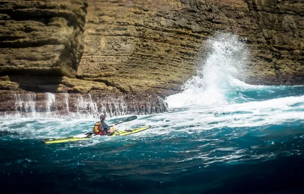 Картинка waves, cliff, troubled sea, paddling, kayaking, paddle, extreme sport, touring kayak