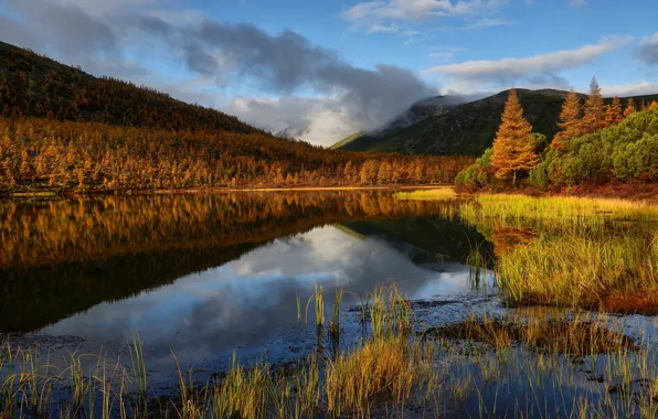 Картинка осень, трава, облака, пейзаж, горы, природа, озеро, отражение