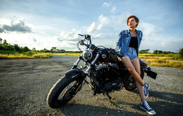 Дорога, облака, поза, мотоцикл, road, красивая девушка, motorcycle, clouds