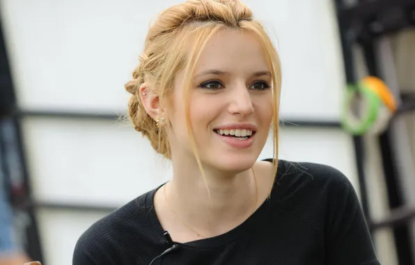 Взгляд, улыбка, макияж, актриса, блондинка, певица, Bella Thorne, Белла Торн