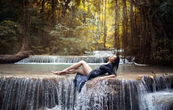 Картинка девушка, природа, водопад, брюнетка, азиатка