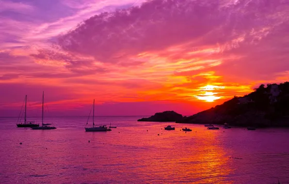 Море, облака, закат, скалы, бухта, яхта, зарево