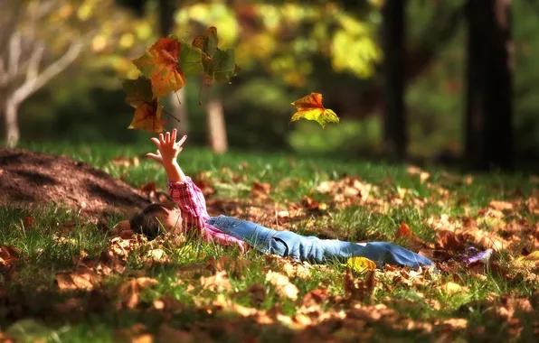 Осень, листья, девочка