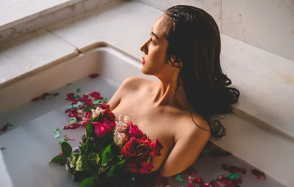 Грудь, взгляд, девушка, капли, свет, цветы, лицо, поза