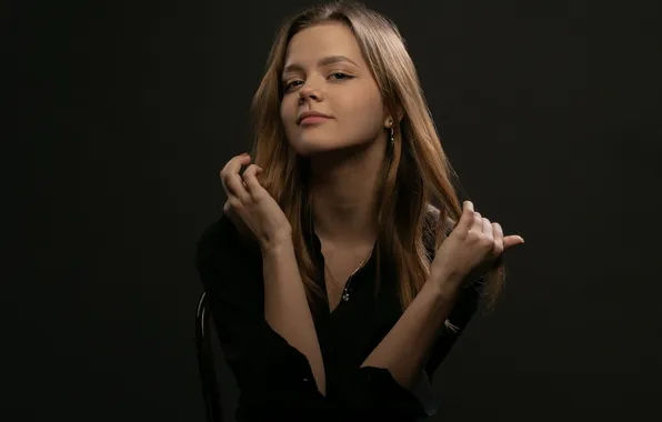 Взгляд, поза, улыбка, модель, блондинка, красотка, черный фон, model