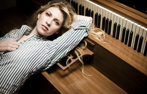 Картинка девушка, клавиши, пианино, brooke white, брук уайт