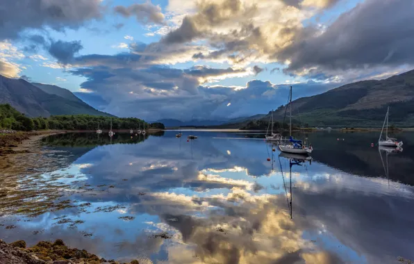 Картинка лес, облака, горы, озеро, лодка, яхта, Шотландия, Loch Leven