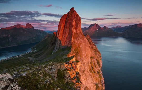 Острова, облака, свет, горы, скалы, вечер, Норвегия, фьорды