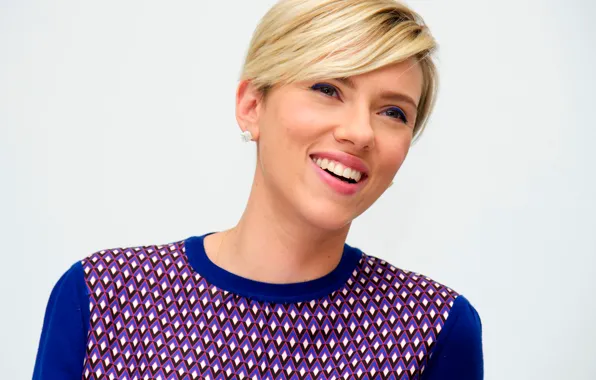 Scarlett Johansson, Скарлетт Йоханссон, 2015, пресс-конференция, Мстители:Эра Альтрона
