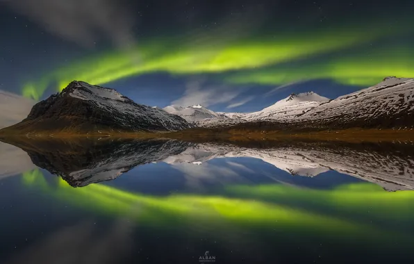 Картинка небо, вода, отражения, горы, ночь, гора, северное сияние, Норвегия
