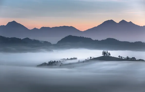 Горы, туман, церковь, Словения, Карпаты