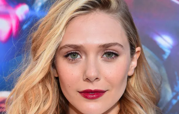 Взгляд, поза, улыбка, портрет, актриса, hair, Elizabeth Olsen, Элизабет Олсен