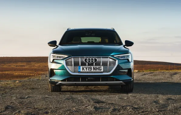 Audi, кроссовер, E-Tron, 2019, UK version, электрокроссовер