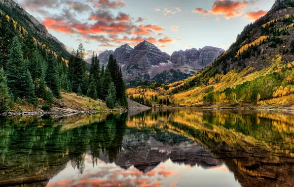 Картинка осень, лес, вода, деревья, горы, озеро, отражение, скалы