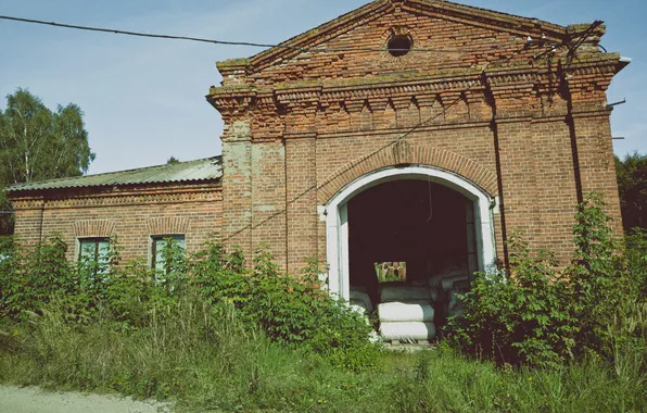Картинка осень, небо, трава, Россия, архитектура, заброшенное здание, сентябрь, Артём
