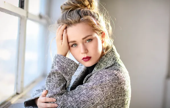 Картинка взгляд, девушка, портрет, макияж, пальто, молодой, Brec Bassinger