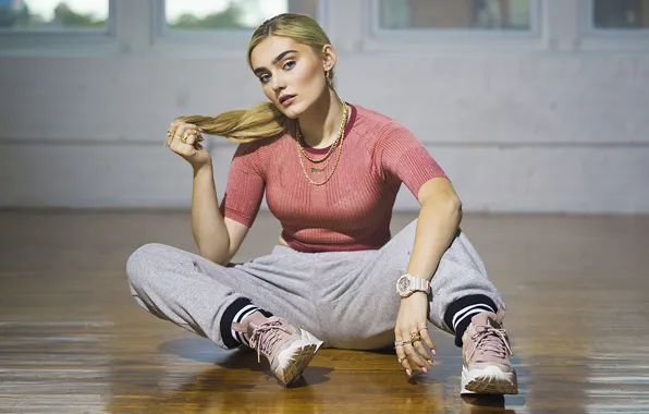 Взгляд, украшения, поза, часы, актриса, блондинка, жест, большая грудь