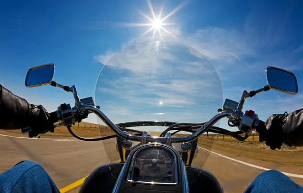 Картинка дорога, солнце, природа, движение, вид, скорость, лица, мотоцикл