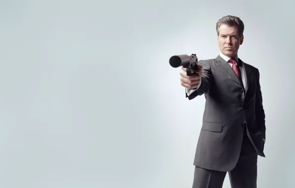 Пистолет, агент 007, james bond, Pierce Brosnan, Пирс Броснан, джеймс бонд
