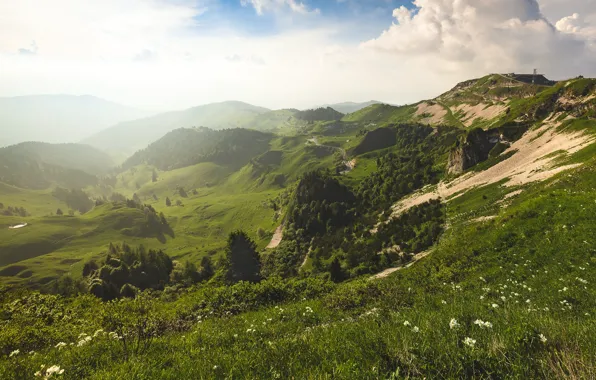 Зелень, небо, деревья, горы, склоны