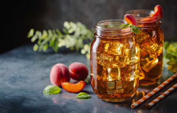 Чай, банки, кубики льда