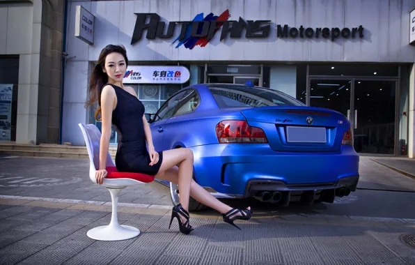 Взгляд, Девушки, BMW, стул, азиатка, красивая девушка, синий авто